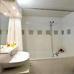 מלון דירות Adagio Access Jolimont 3*