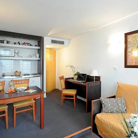 Adagio Access Jolimont 3*