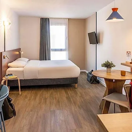Adagio Access Jolimont 3*