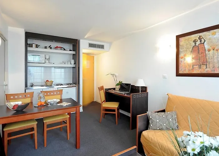 Adagio Access Jolimont 3*