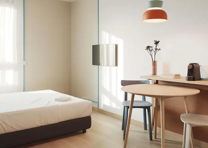 Adagio Access Jolimont 3*