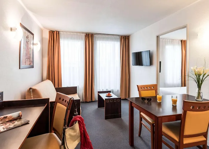 Adagio Access Jolimont 3*