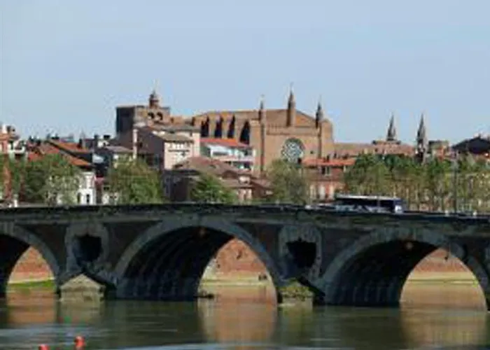 Adagio Access Jolimont Aparthotel