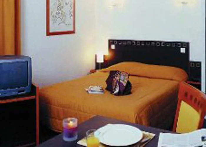 Adagio Access Jolimont 3*