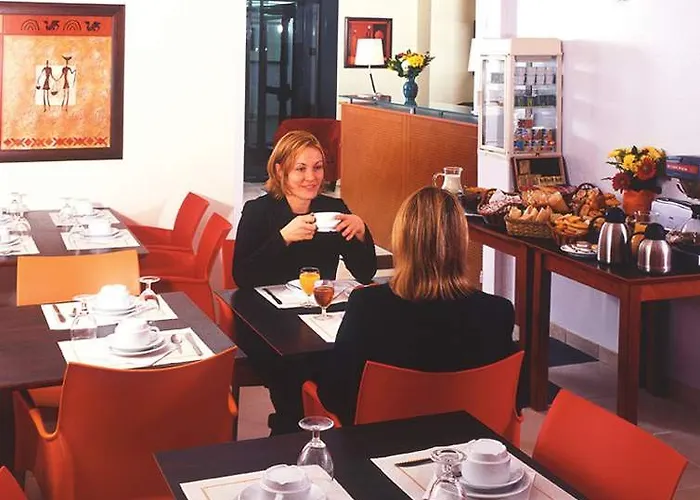 Adagio Access Jolimont 3*