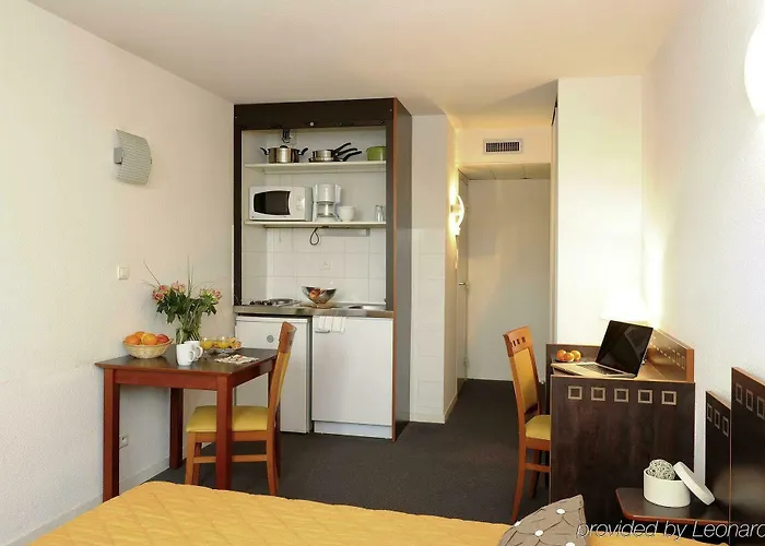 Adagio Access Jolimont 3*