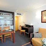 Adagio Access Jolimont 3*