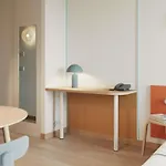 Adagio Access Jolimont 3*